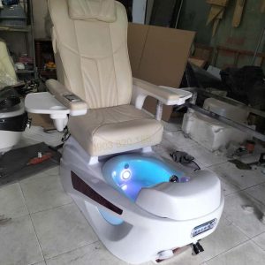 Ghe_nail_pedicure_mau_kem