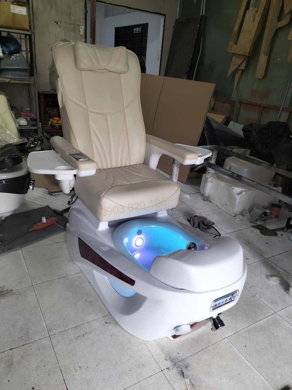 Ghe_nail_pedicure_mau_kem